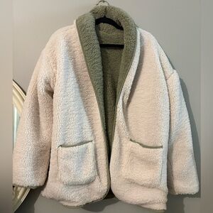 Reversible Cozy Sherpa Jacket in Cream and Olive